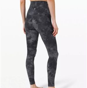 Lululemon Align super high rise 28"
